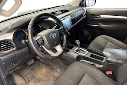musta Toyota Hilux 2017 kuva 3.