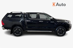 Musta Toyota Hilux 2017 kuva 7.