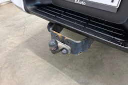 Musta Toyota Hilux 2017 kuva 16.
