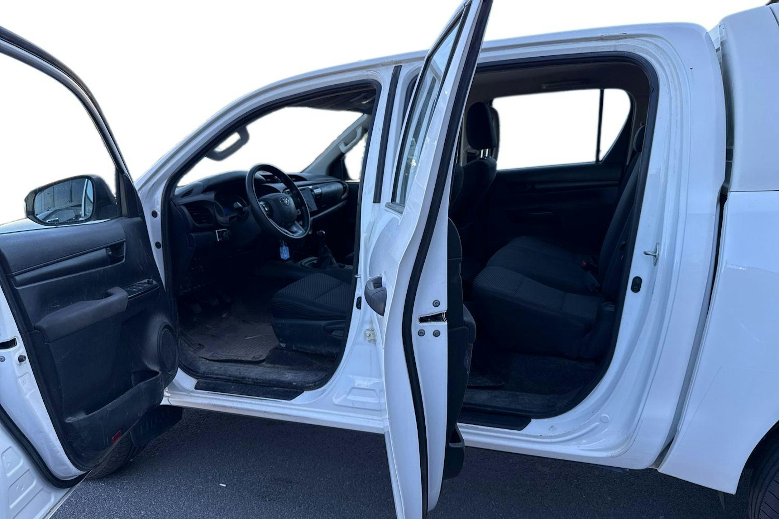 valkoinen Toyota Hilux 2017 kuva 3.
