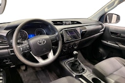 valkoinen Toyota Hilux 2017 kuva 9.