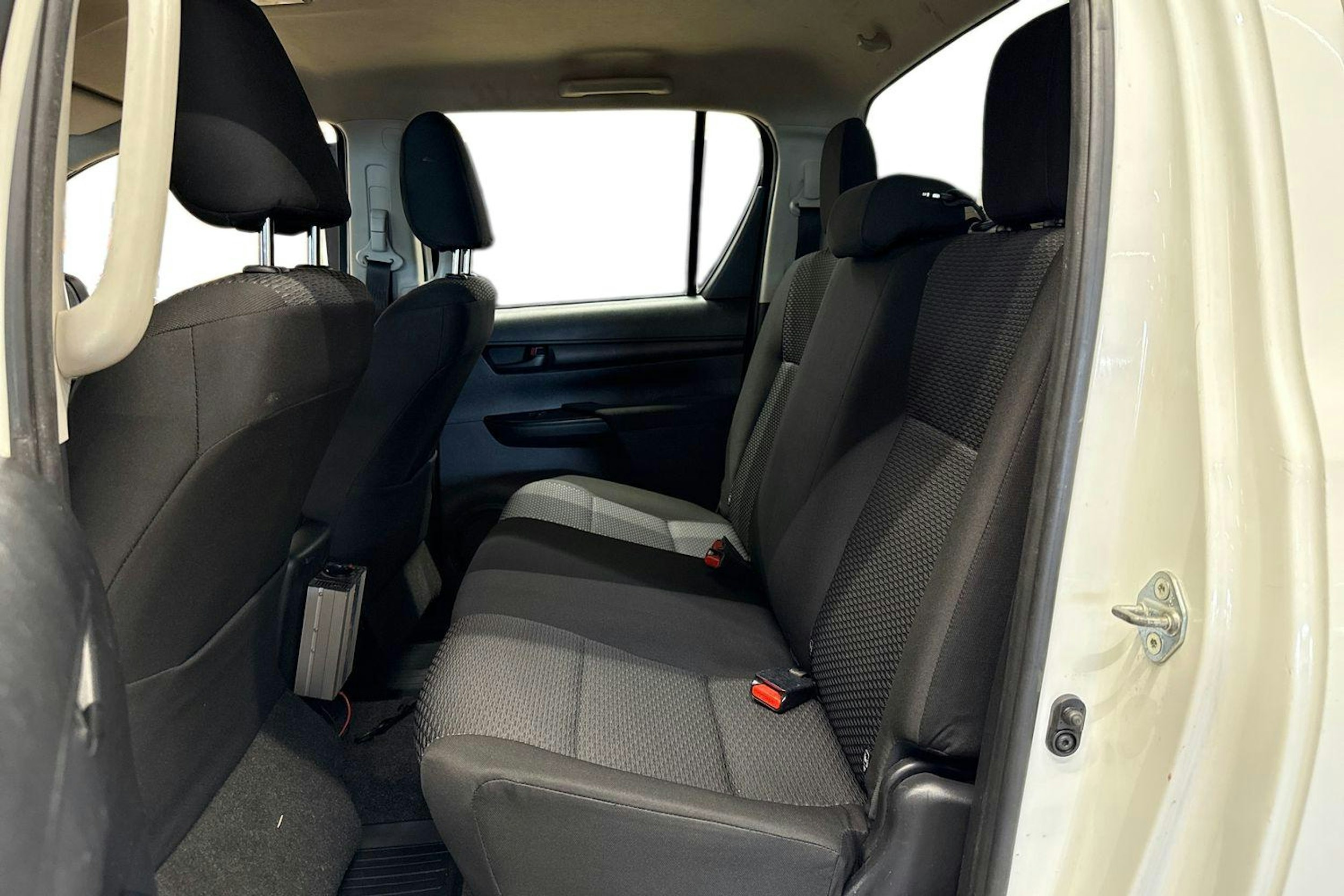 valkoinen Toyota Hilux 2017 kuva 10.