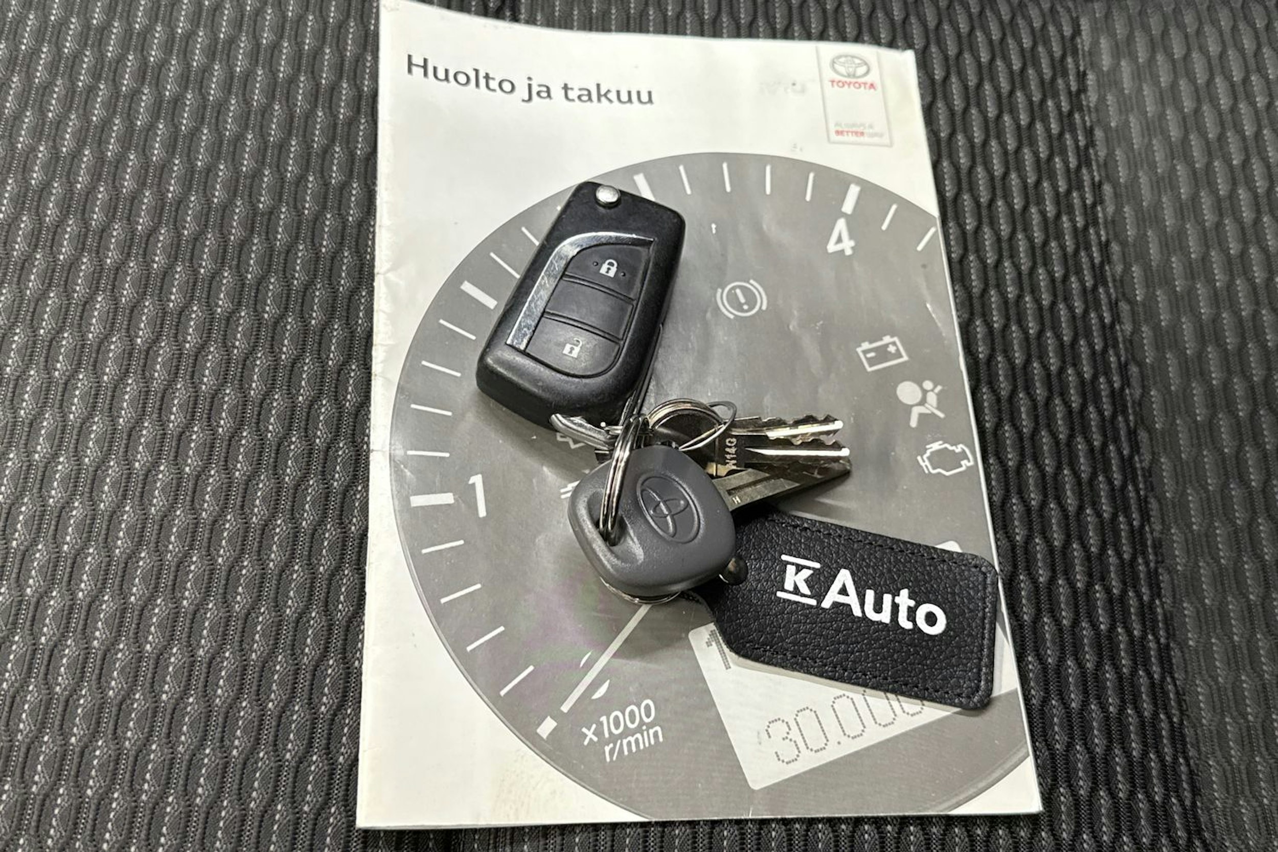 valkoinen Toyota Hilux 2017 kuva 28.