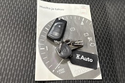 valkoinen Toyota Hilux 2017 kuva 28.