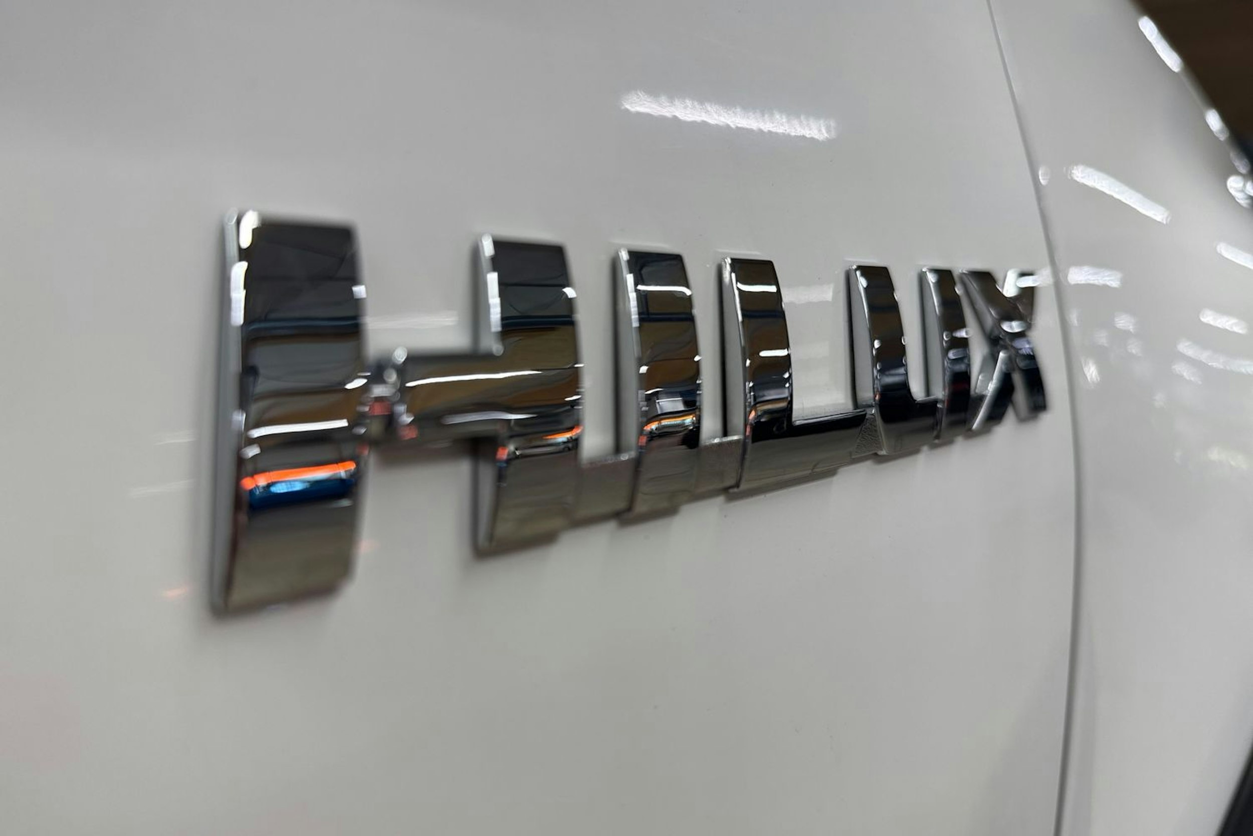 valkoinen Toyota Hilux 2017 kuva 30.