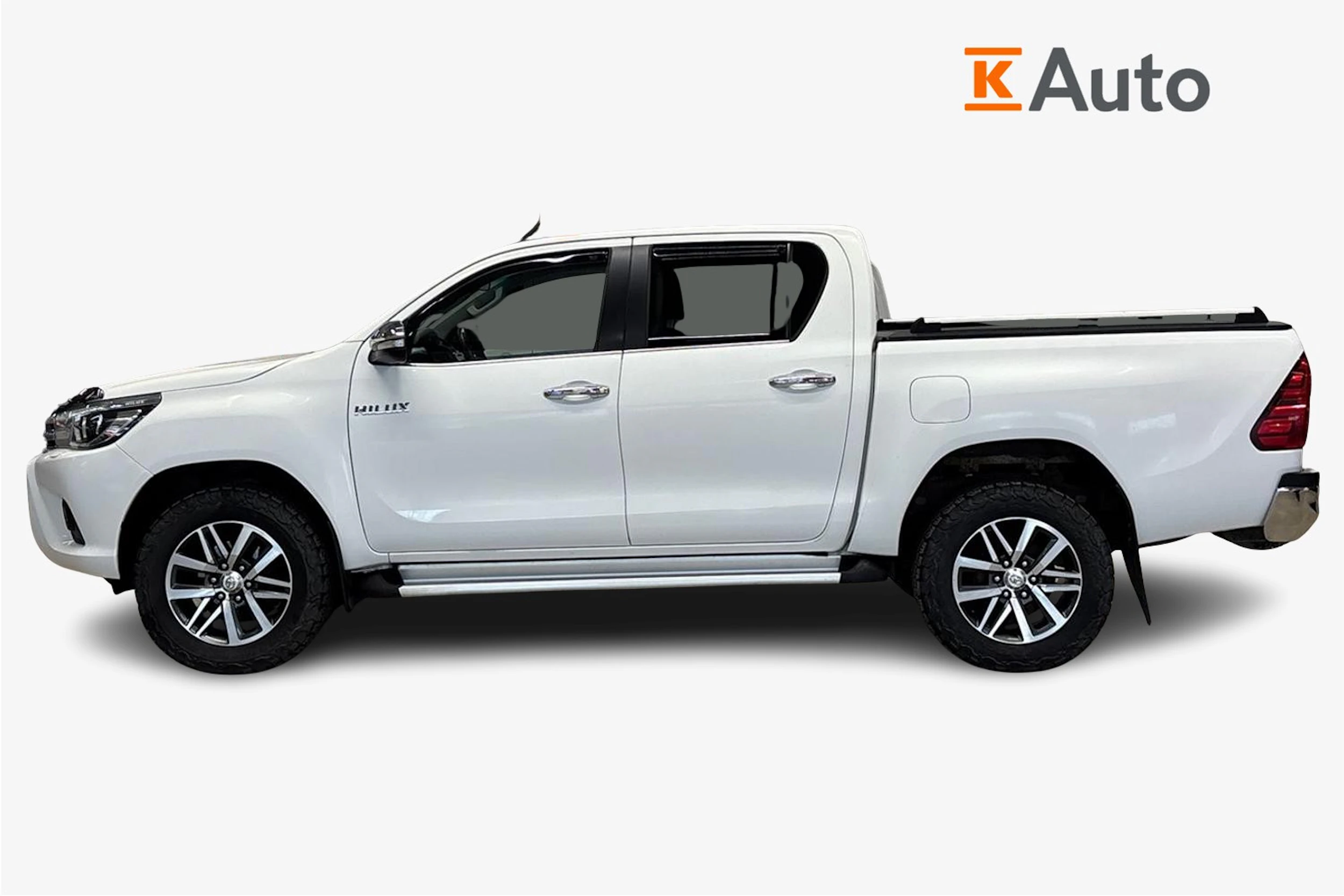 valkoinen Toyota Hilux 2017 kuva 7.