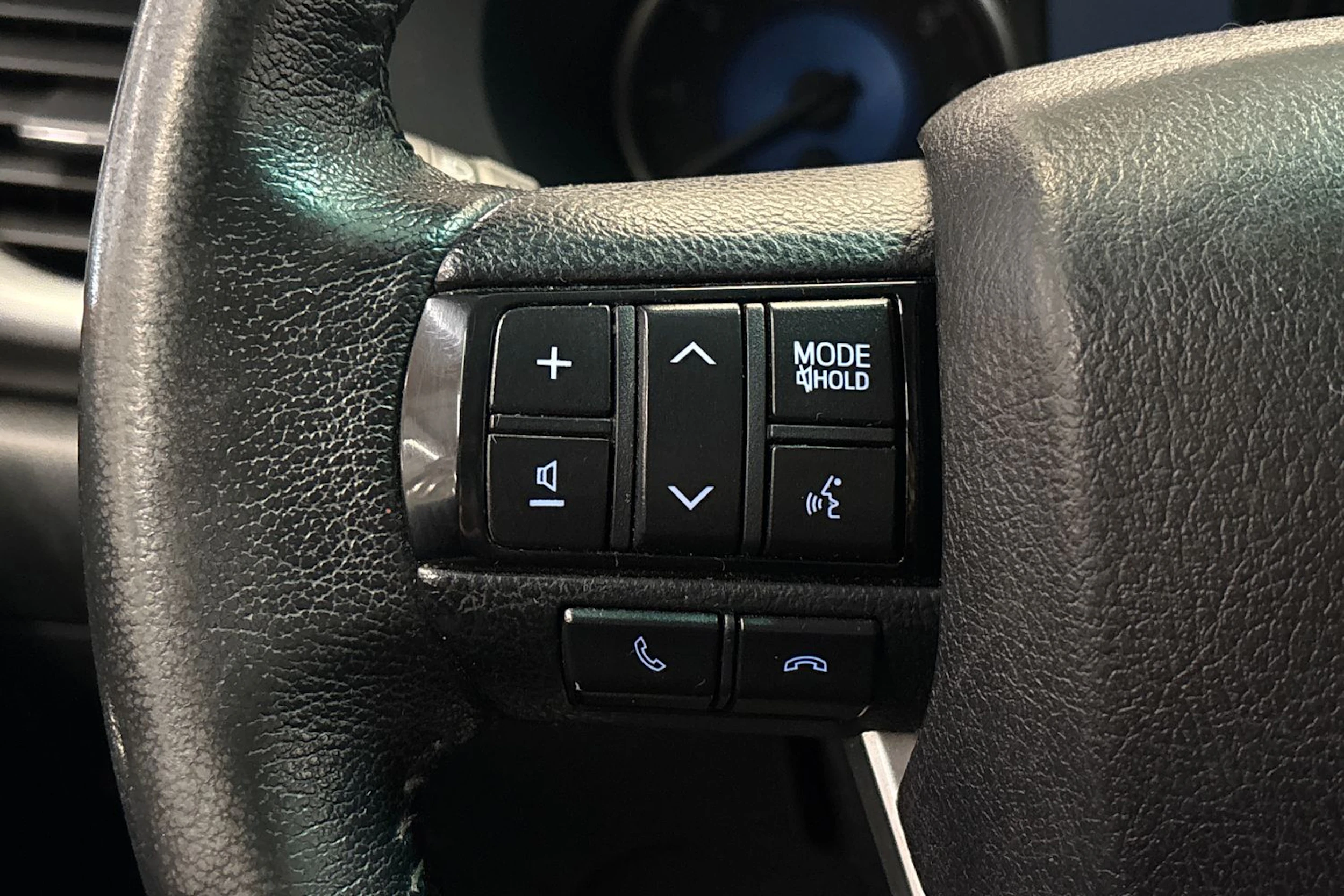 valkoinen Toyota Hilux 2017 kuva 17.