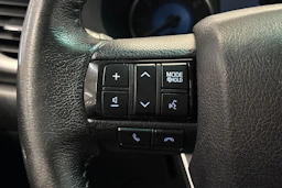 valkoinen Toyota Hilux 2017 kuva 17.