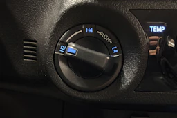 valkoinen Toyota Hilux 2017 kuva 25.