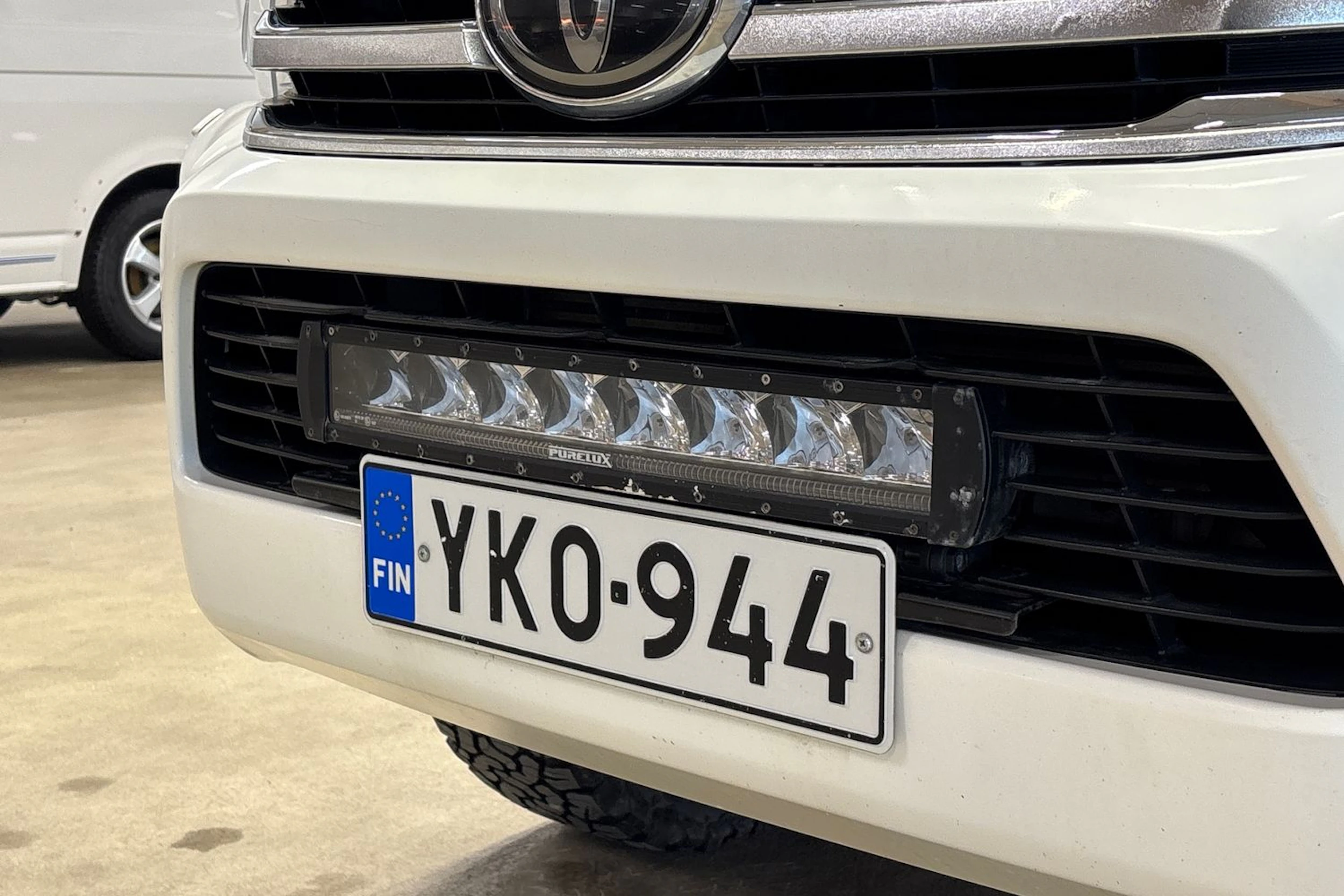 valkoinen Toyota Hilux 2017 kuva 29.