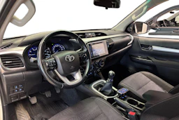 valkoinen Toyota Hilux 2017 kuva 9.