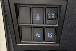 valkoinen Toyota Hilux 2017 kuva 15.