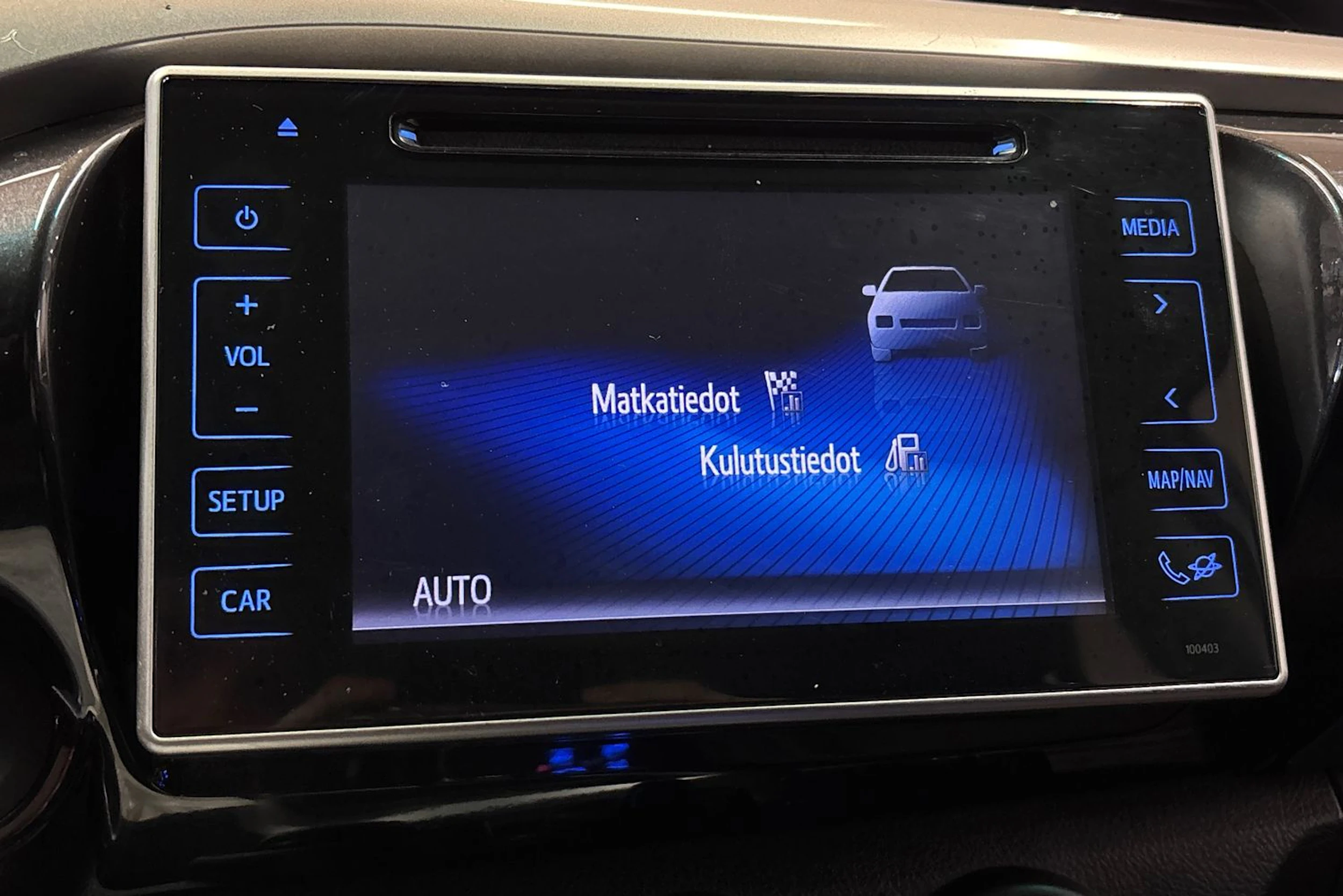 valkoinen Toyota Hilux 2017 kuva 21.
