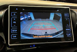 valkoinen Toyota Hilux 2017 kuva 22.