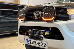 valkoinen Toyota Hilux 2017 kuva 32.