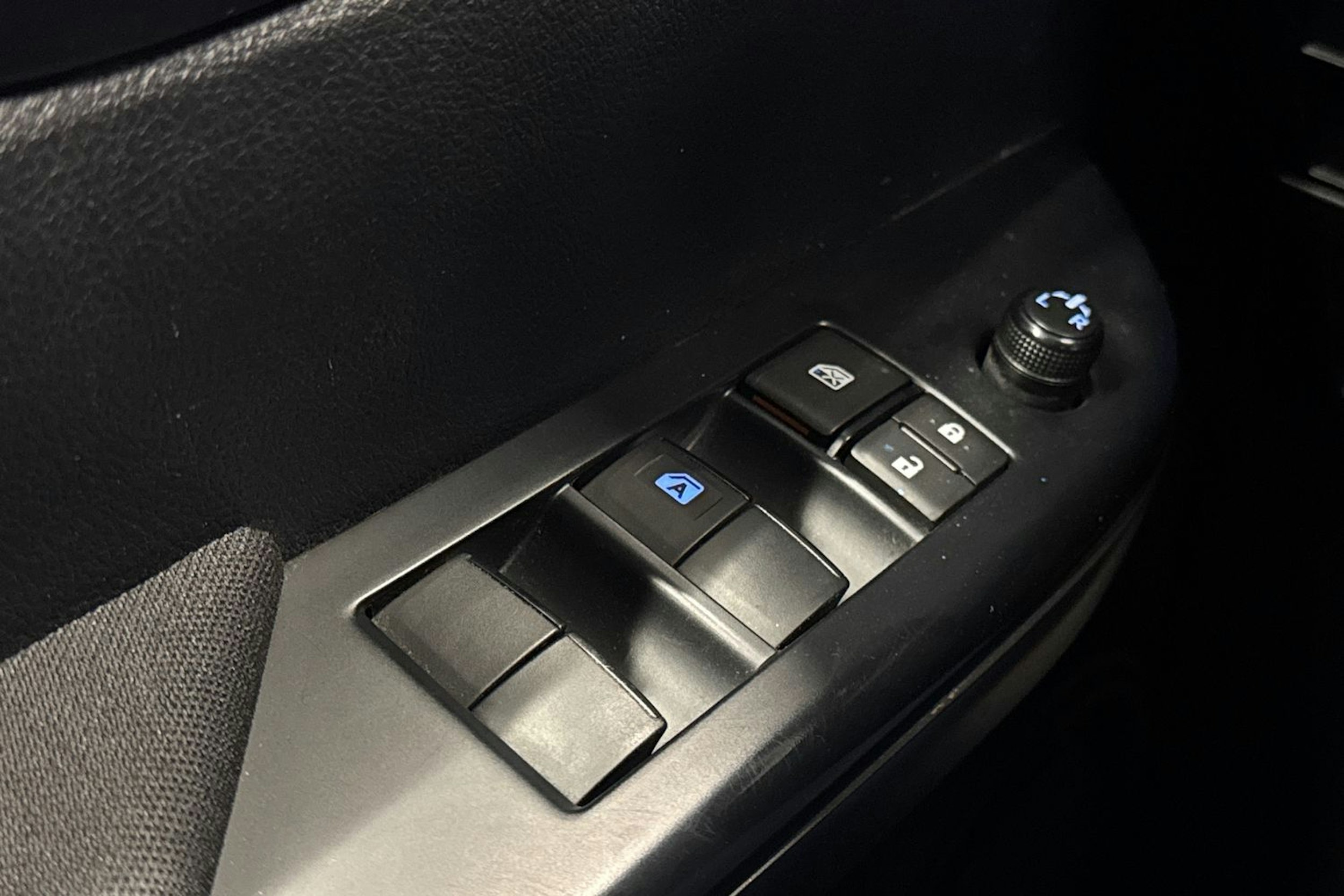 hopea Toyota Hilux 2018 kuva 13.