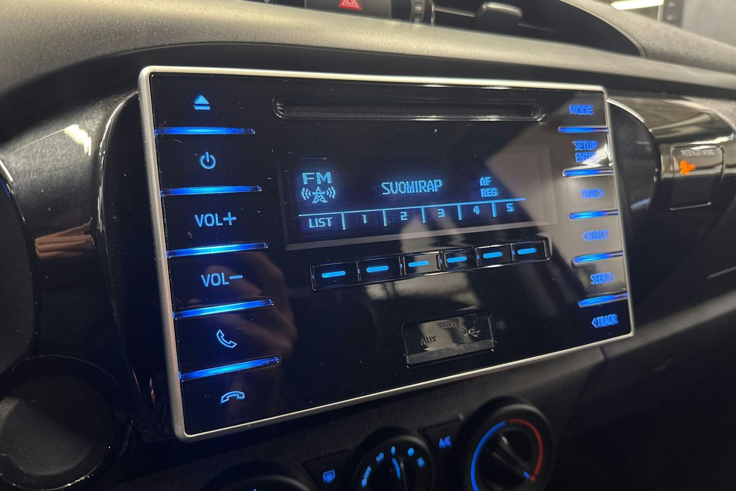 hopea Toyota Hilux 2018 kuva 18.