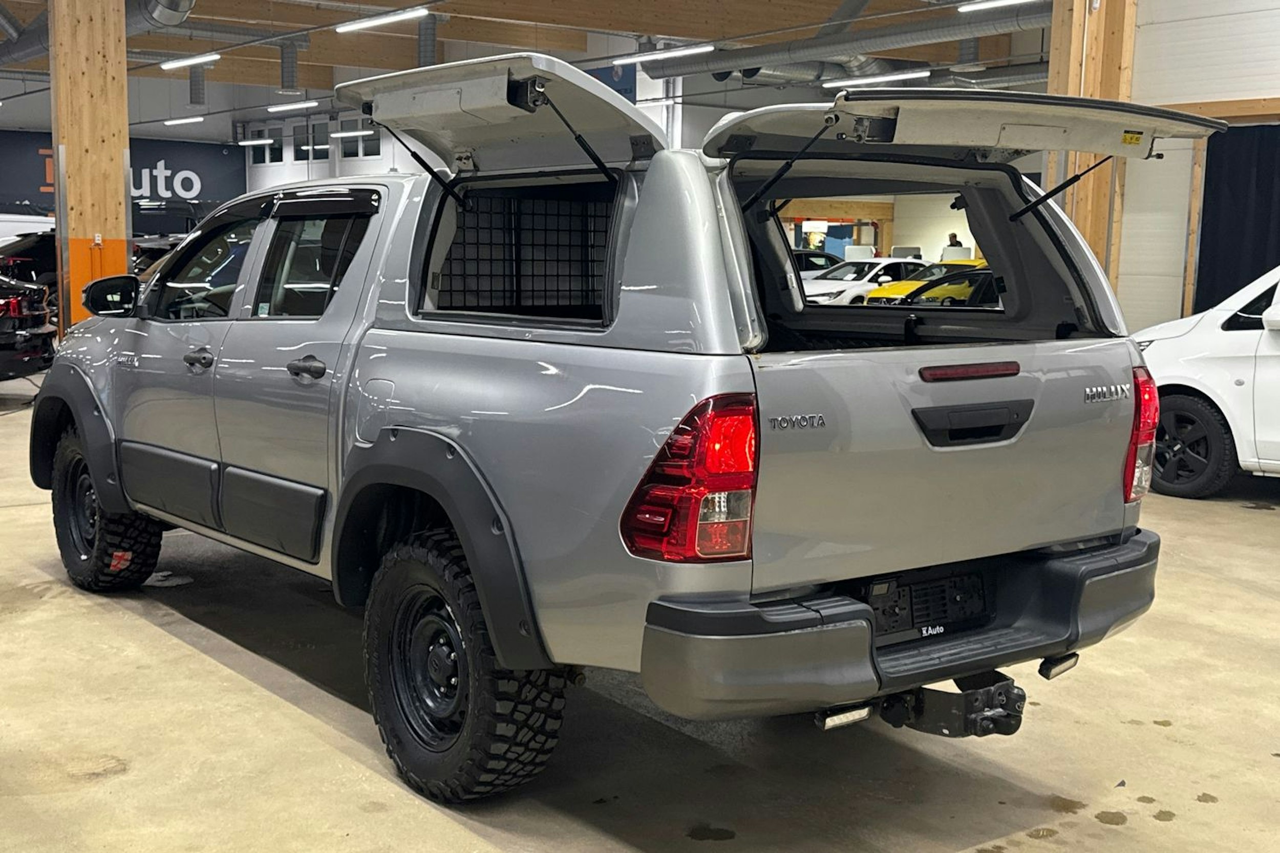 hopea Toyota Hilux 2018 kuva 23.