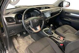 Musta Toyota Hilux 2018 kuva 3.