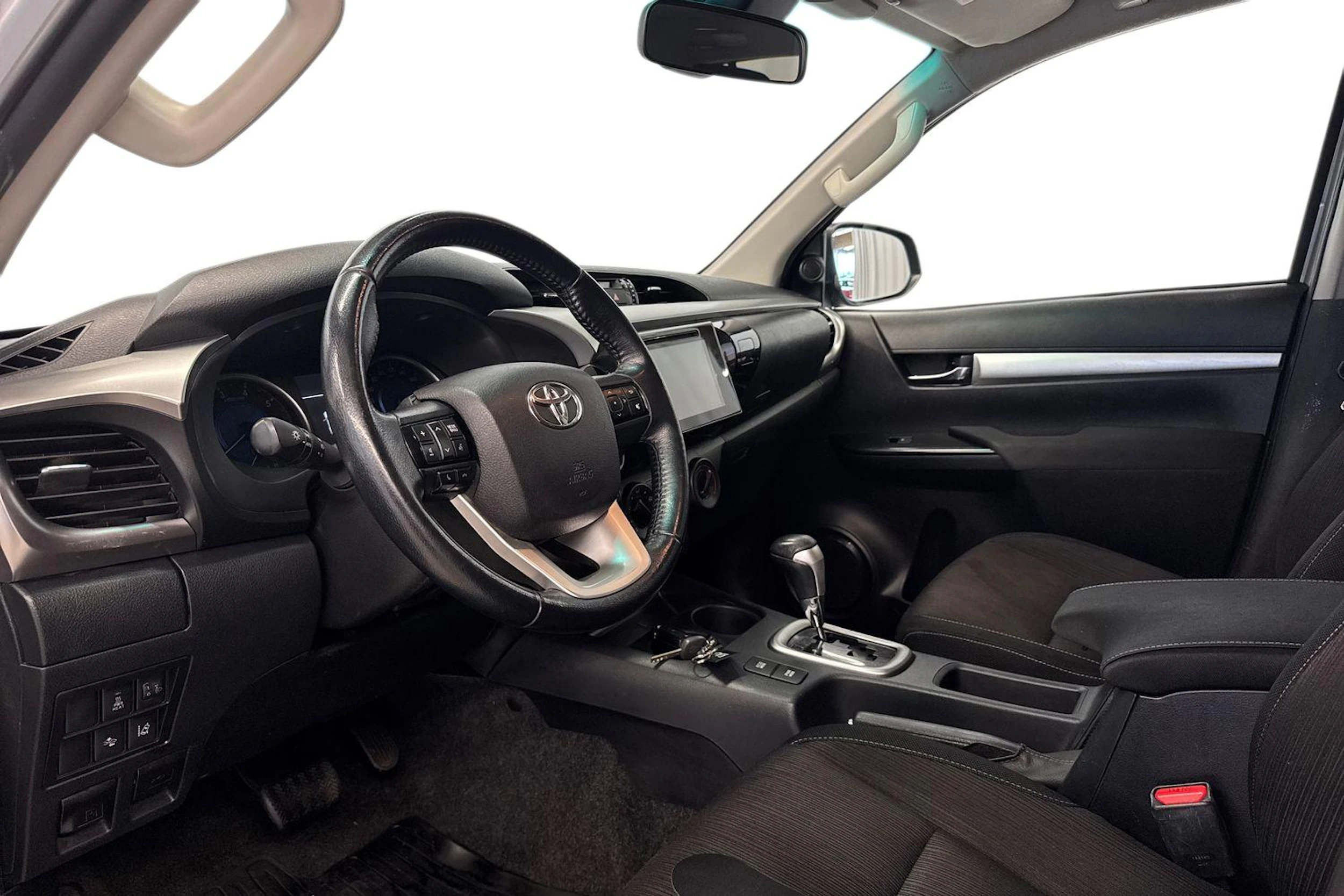 hopea Toyota Hilux 2018 kuva 8.