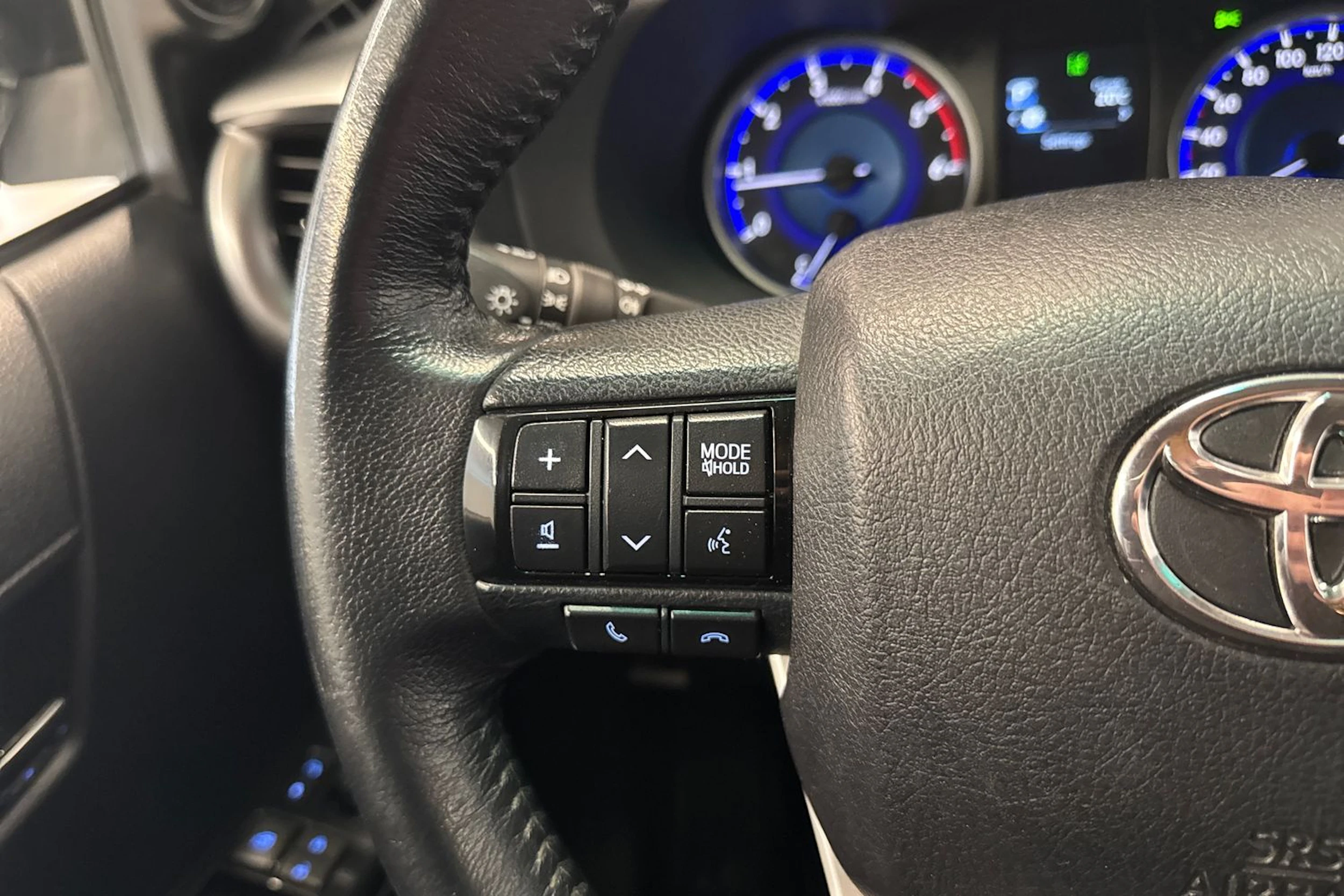 hopea Toyota Hilux 2018 kuva 16.