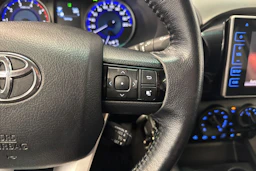 hopea Toyota Hilux 2018 kuva 17.