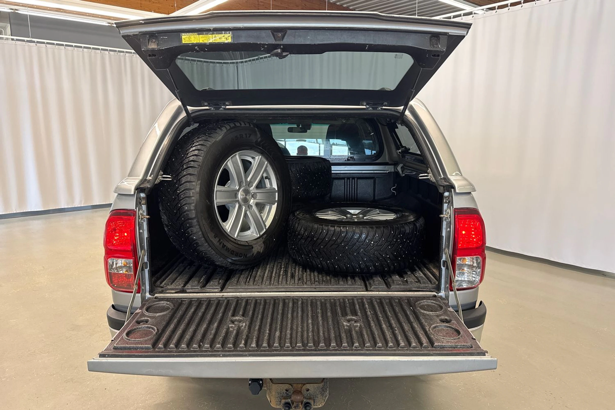 hopea Toyota Hilux 2018 kuva 25.
