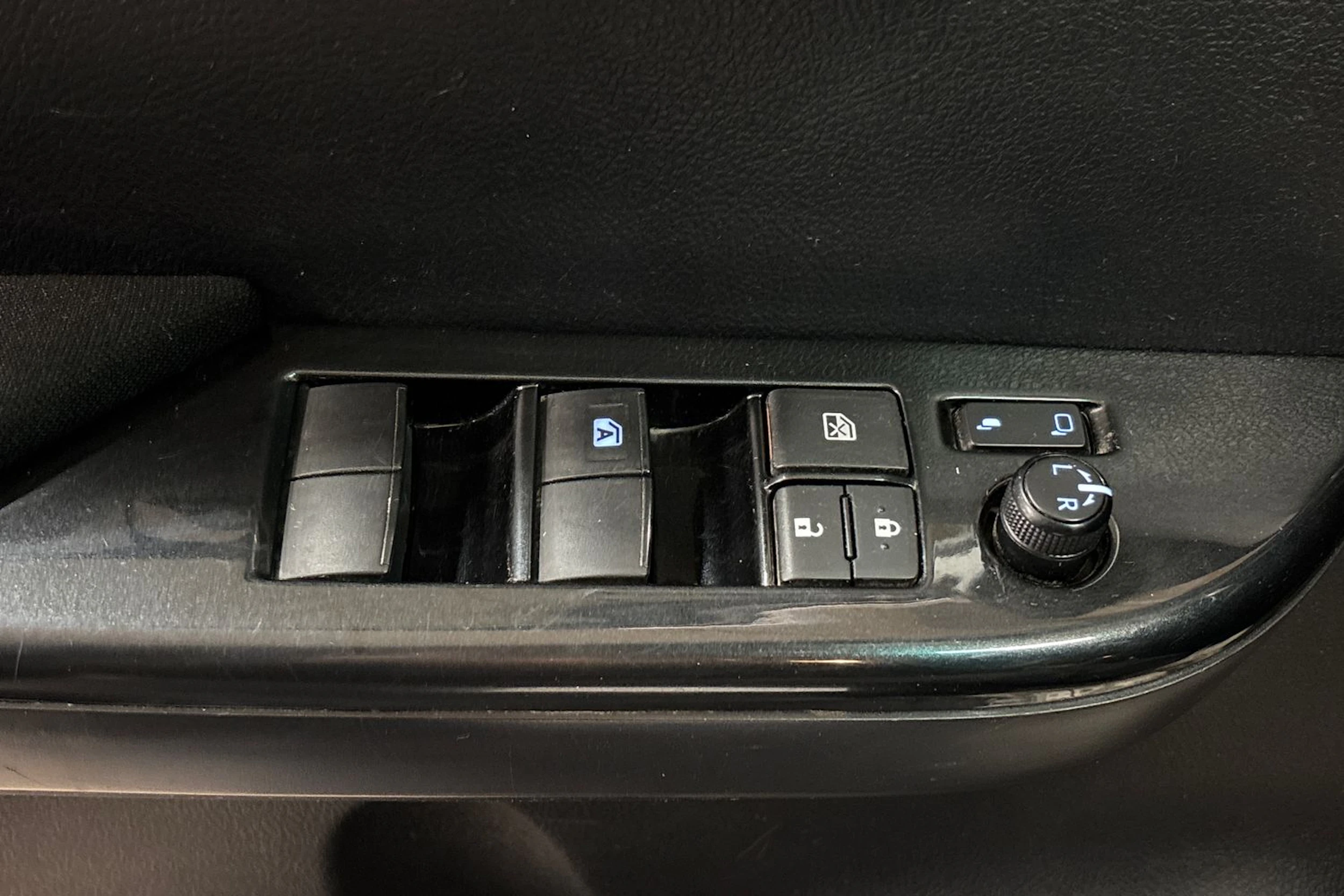 met. harmaa Toyota Hilux 2018 kuva 13.