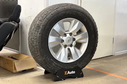 met. harmaa Toyota Hilux 2018 kuva 30.