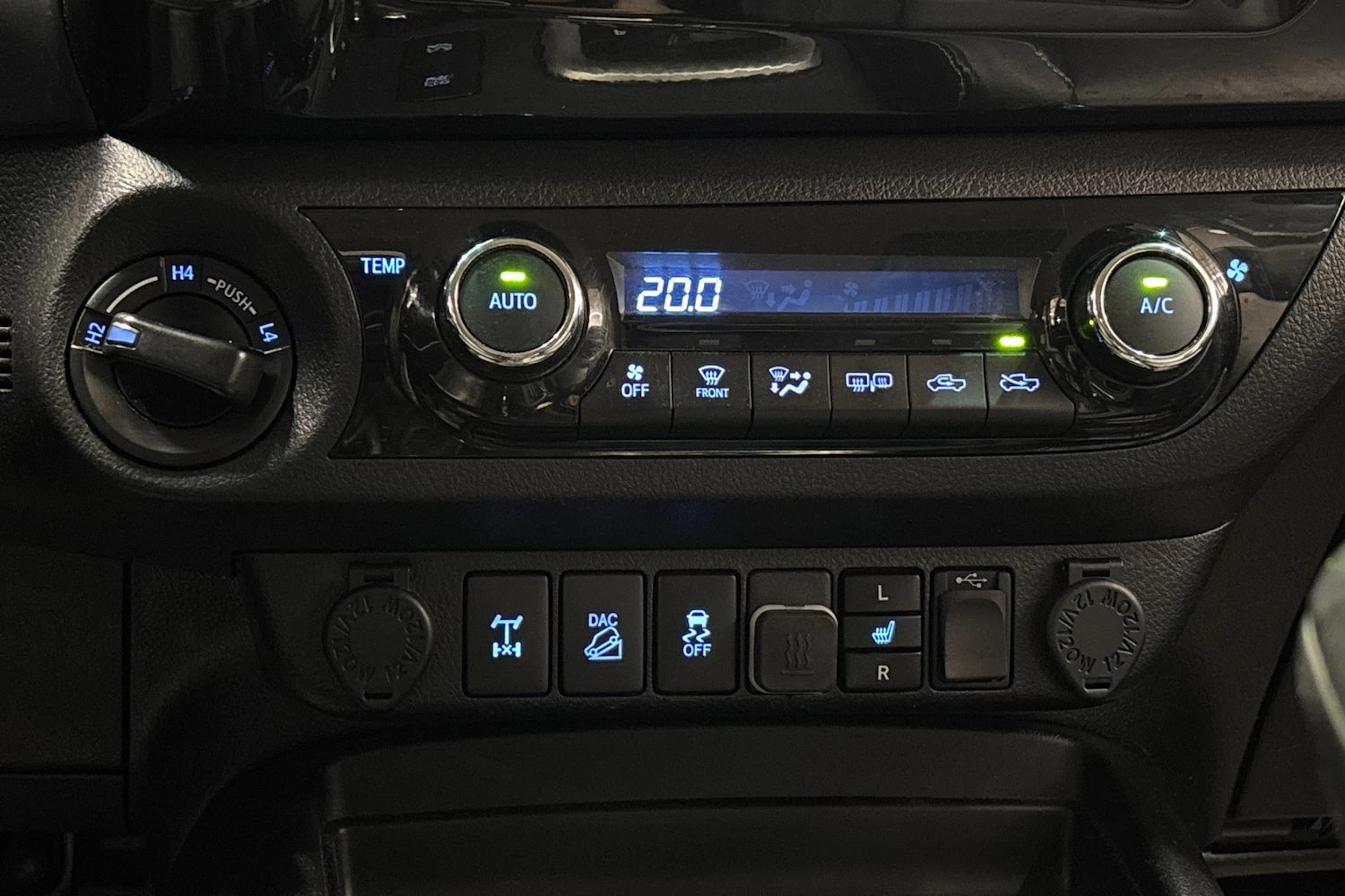 hopea Toyota Hilux 2018 kuva 24.