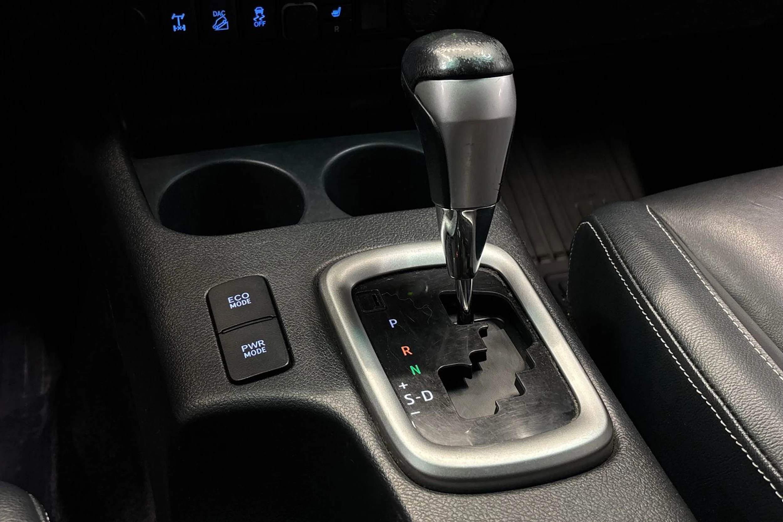 hopea Toyota Hilux 2018 kuva 25.