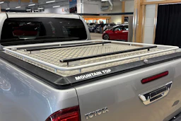 hopea Toyota Hilux 2018 kuva 27.