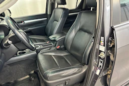 harmaa Toyota Hilux 2018 kuva 18.