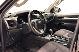 musta Toyota Hilux 2018 kuva 3.