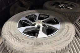 musta Toyota Hilux 2018 kuva 26.