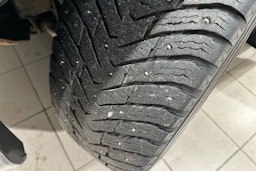 Harmaa Toyota Hilux 2018 kuva 13.