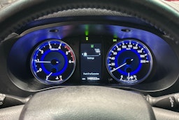 Harmaa Toyota Hilux 2018 kuva 20.