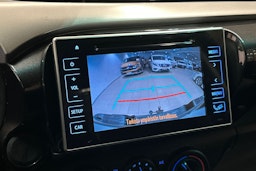 Harmaa Toyota Hilux 2018 kuva 22.