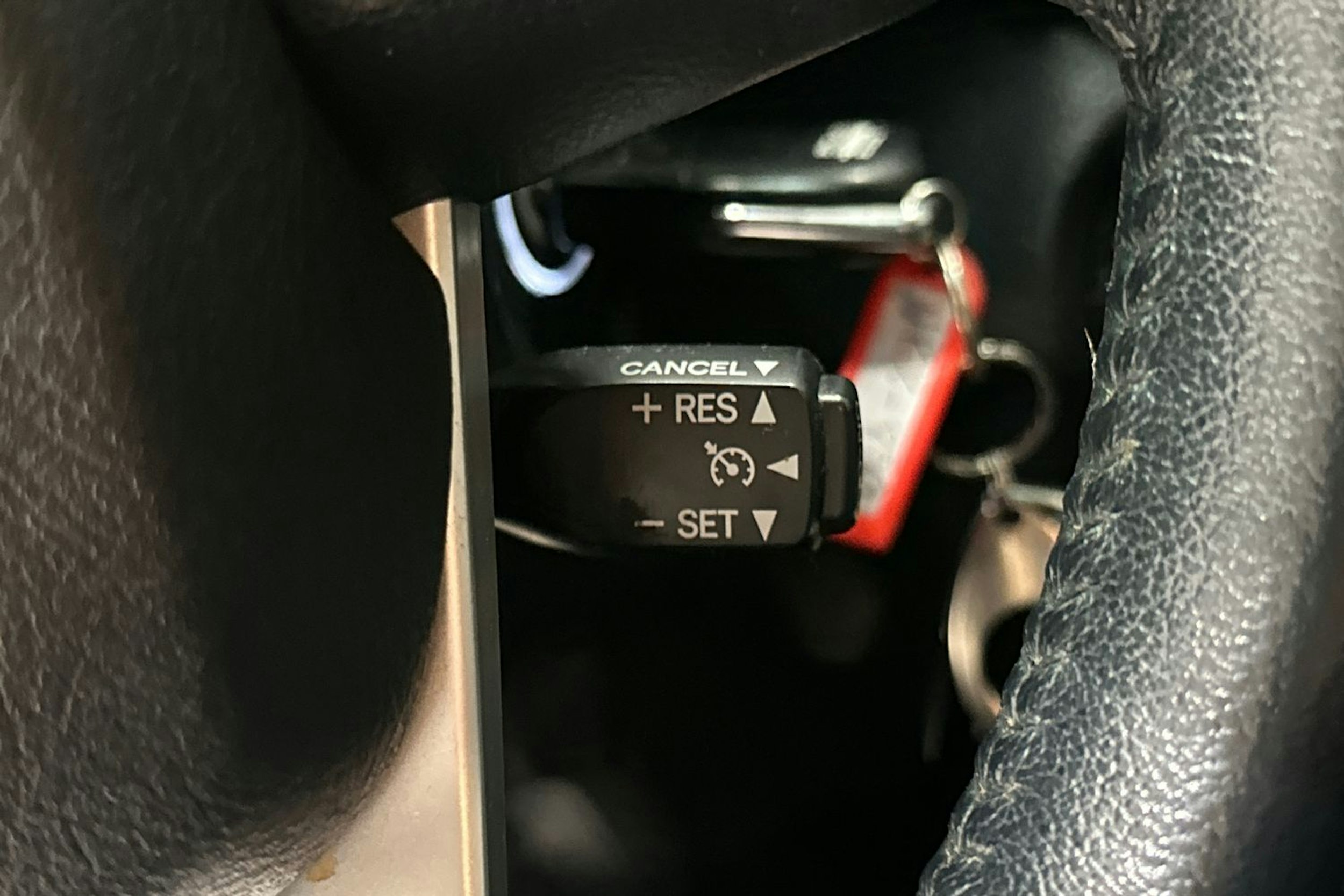 Harmaa Toyota Hilux 2018 kuva 24.