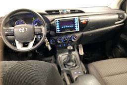 valkoinen Toyota Hilux 2018 kuva 9.