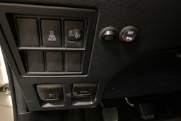 valkoinen Toyota Hilux 2018 kuva 20.