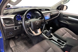 sininen Toyota Hilux 2018 kuva 7.