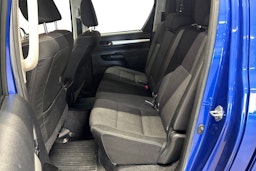 sininen Toyota Hilux 2018 kuva 10.