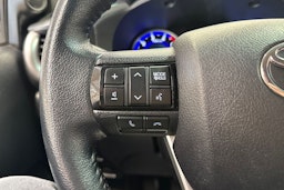 sininen Toyota Hilux 2018 kuva 16.