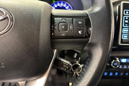 sininen Toyota Hilux 2018 kuva 17.