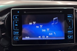 sininen Toyota Hilux 2018 kuva 18.