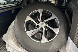 sininen Toyota Hilux 2018 kuva 25.