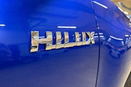sininen Toyota Hilux 2018 kuva 26.