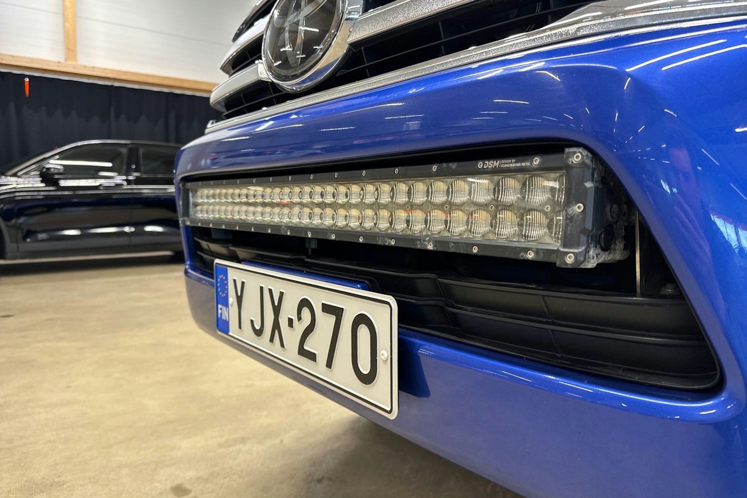 sininen Toyota Hilux 2018 kuva 27.