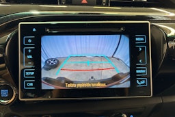 oranssi Toyota Hilux 2018 kuva 18.